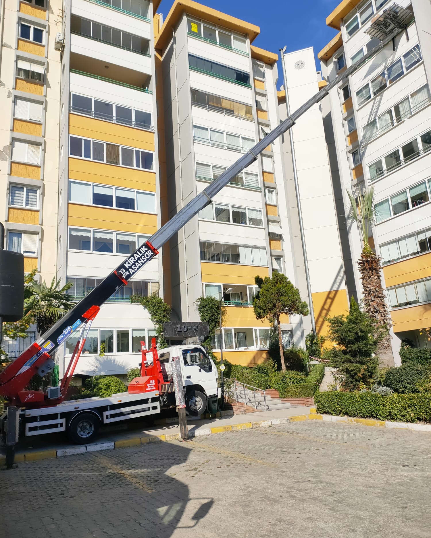 Mobil asansör kurulumunun adımları - 33 metrelik araç